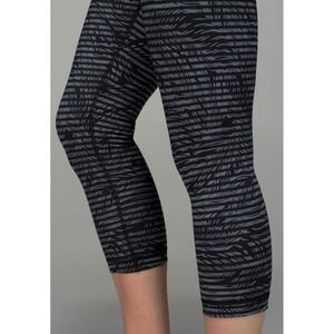 Lululemon Full-On Luon Crop Leggings‎ Black Grey Zebra Print Yoga Tights Size 4